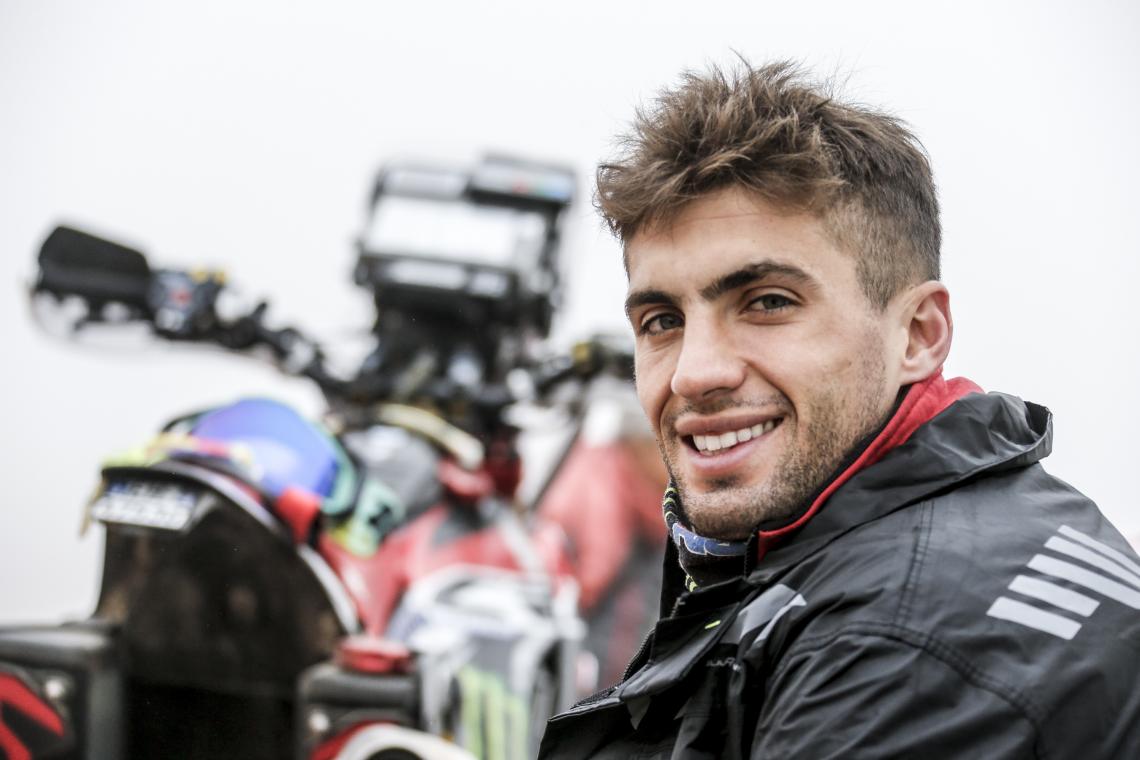 Con 29 años, Benavides se encuentra ante la posibilidad de consagrarse por primera vez en el Mundial de Rally Cross Country FIM. 